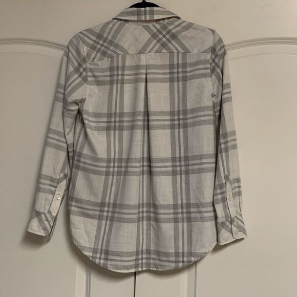 Vineyard Vines Performance Relaxed Gray White Plaid Flannel Button Down top XS - Picture 5 of 7